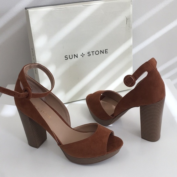 Sun + Stone Shoes - New WB Woman’s Sun + Stone Heeled Sandals
